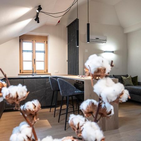 Schmitte Am Sonnenwirtsplatz Eppan In South Tyrol Apartment Appiano Sulla Strada Del Vino Luaran gambar