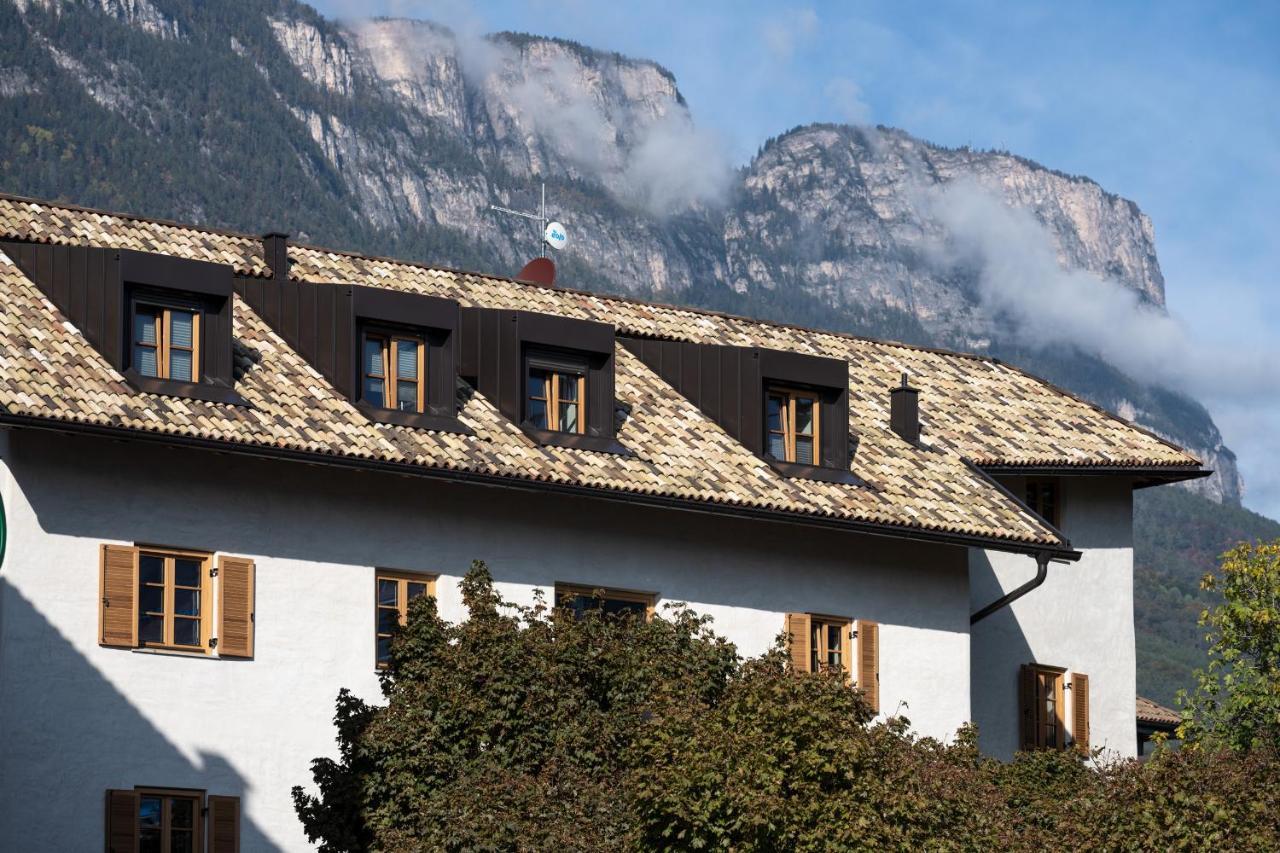 Schmitte Am Sonnenwirtsplatz Eppan In South Tyrol Apartment Appiano Sulla Strada Del Vino Luaran gambar
