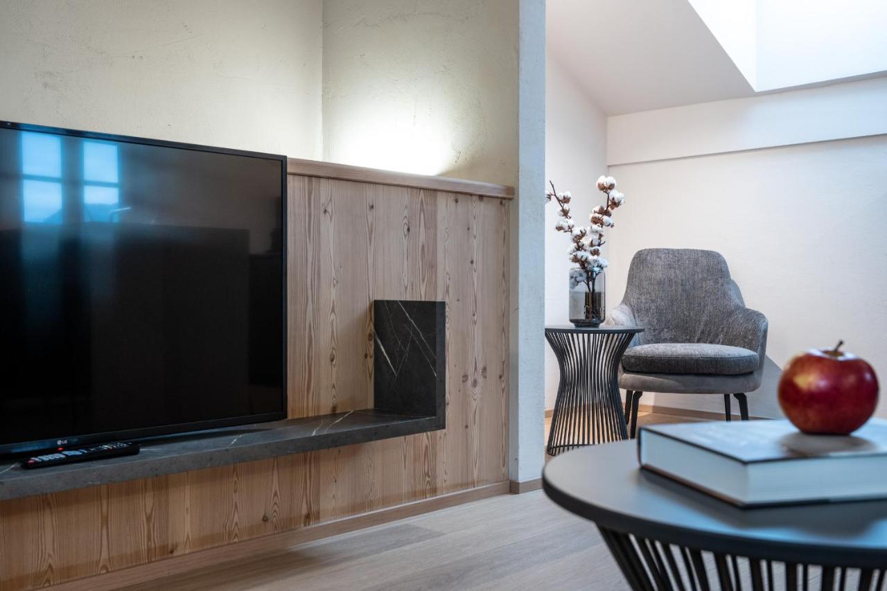 Schmitte Am Sonnenwirtsplatz Eppan In South Tyrol Apartment Appiano Sulla Strada Del Vino Luaran gambar