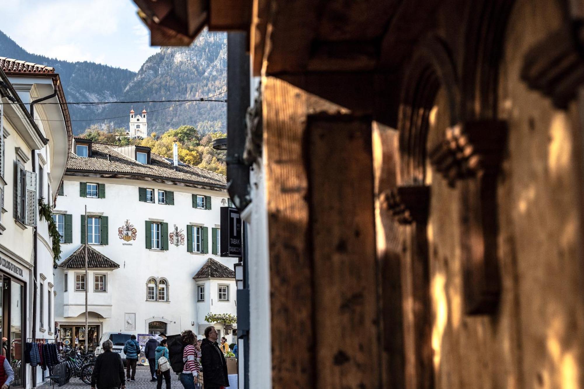 Schmitte Am Sonnenwirtsplatz Eppan In South Tyrol Apartment Appiano Sulla Strada Del Vino Luaran gambar